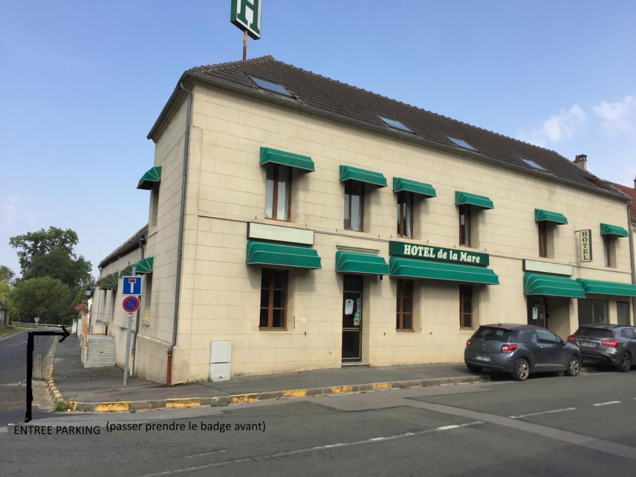Hotel Restaurant De La Mare Avrigny  Exteriör bild