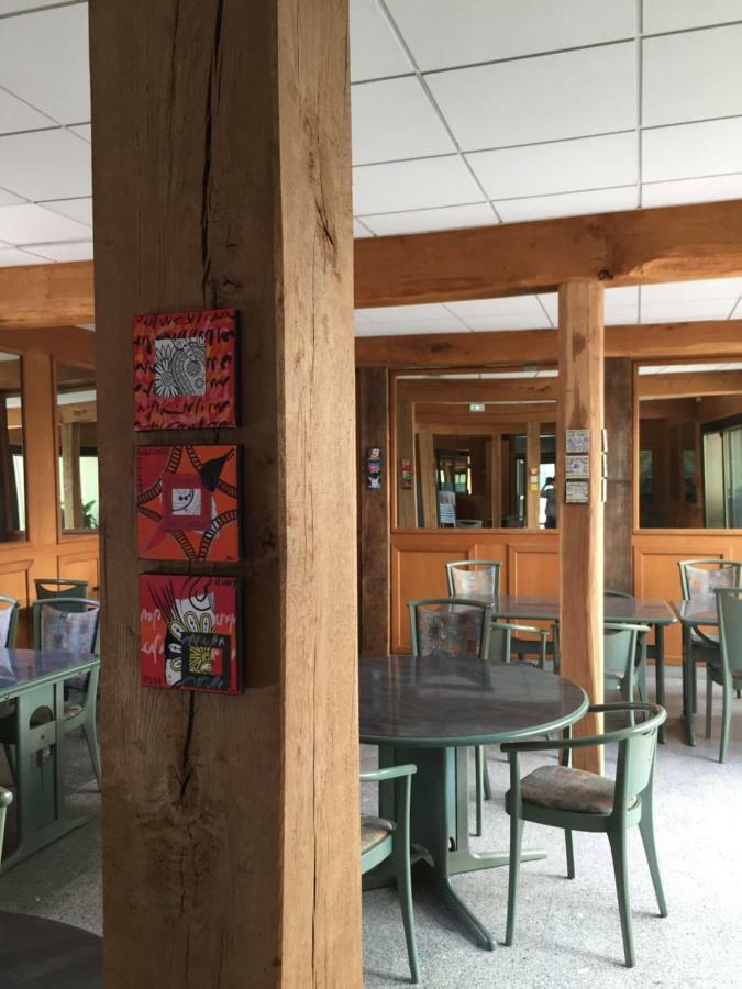 Hotel Restaurant De La Mare Avrigny  Exteriör bild